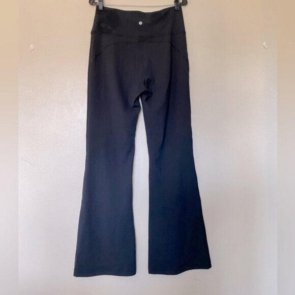 Lululemon Groove Super High Rise Flare Pant Size 4 🖤 Black EUC - Picture 2 of 3